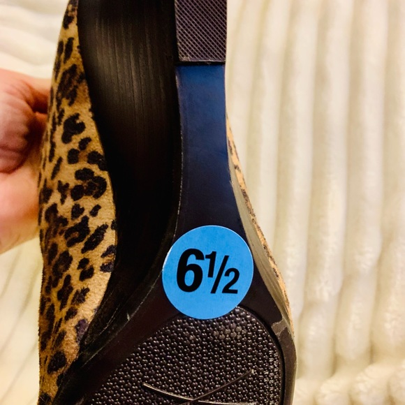 IMPO NWOT LEOPARD WEDGE HEEL BOOTIES rear zipper, stretchy suede like material - Picture 8 of 8